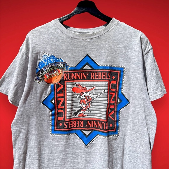 Vintage 90s NCAA Final Four UNLV Runnin’ Rebels tee - Picture 2 of 4